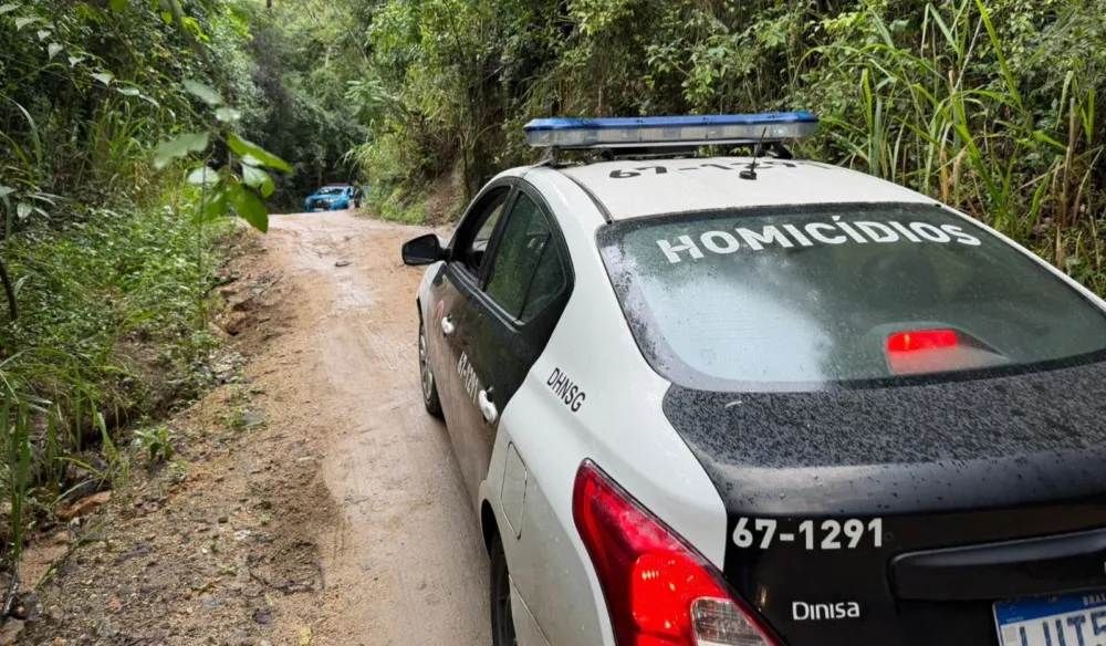 Após denúncias de moradores, equipes do 12º BPM localizaram o corpo por volta das 8h