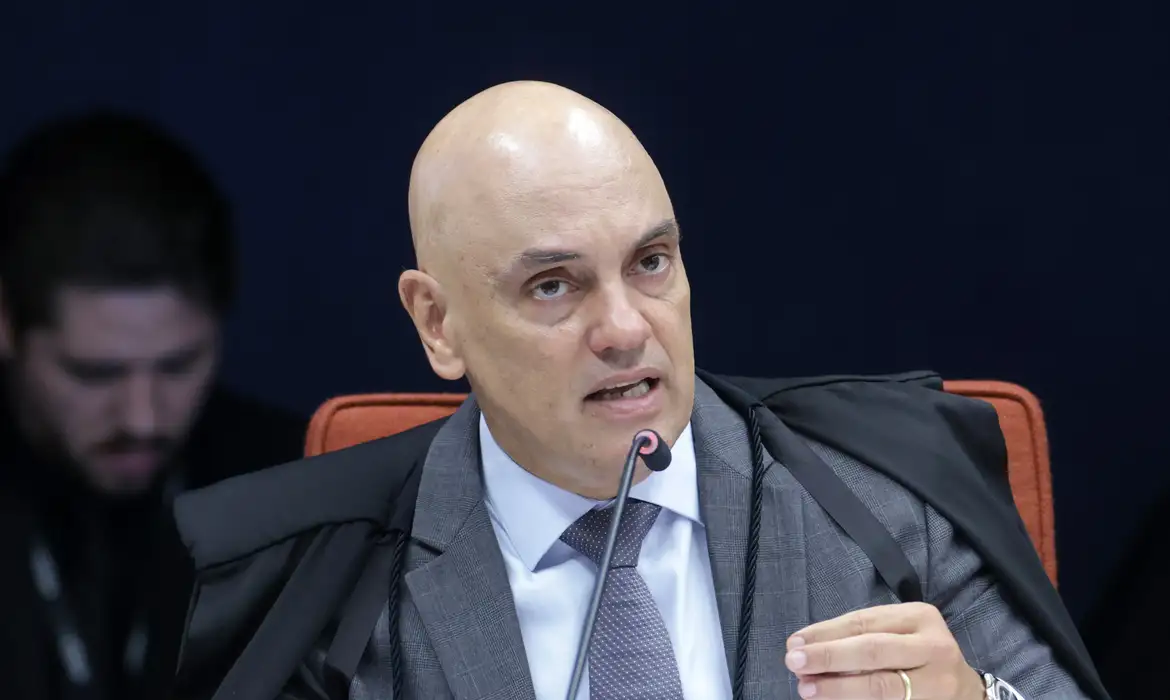 Na decisão, Moraes vetou a visita de Valdemar Costa Neto a Bolsonaro