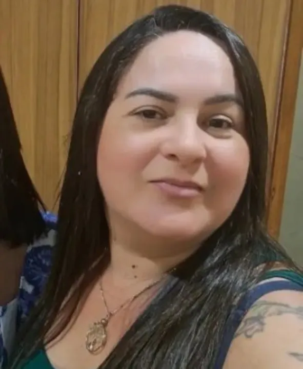 A vítima foi identificada como Lucélia Domingos Isidro, de 44 anos