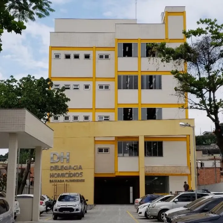 A ocorrência foi registrada na Delegacia de Homicídios da Baixada Fluminense