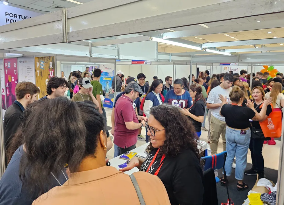 O curso de idiomas ainda lidera o ranking geral, mas graduação e pós-graduação aparecem como decisões estratégicas de longo prazo