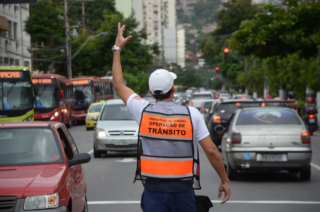 A Nittrans preparou um esquema especial de trânsito para os ensaios de rua da escola de samba Unidos do Viradouro