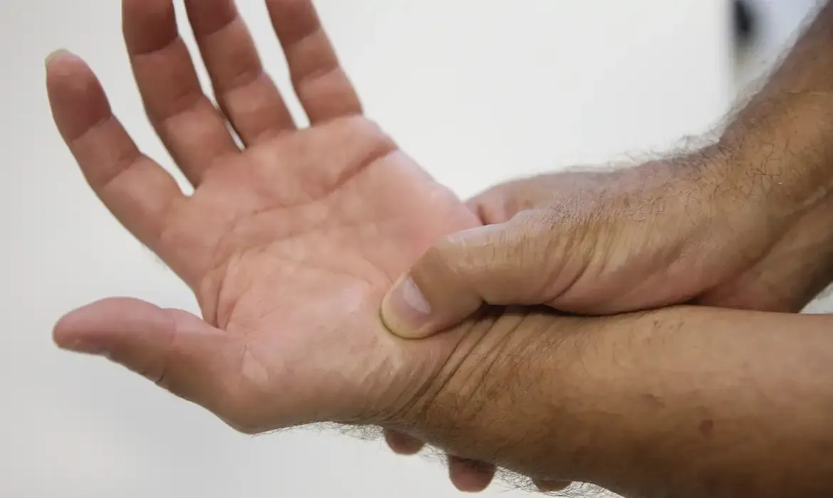 A fibromialgia não é uma doença inflamatória, ela gera uma disfunção dos neurônios ligados à dor