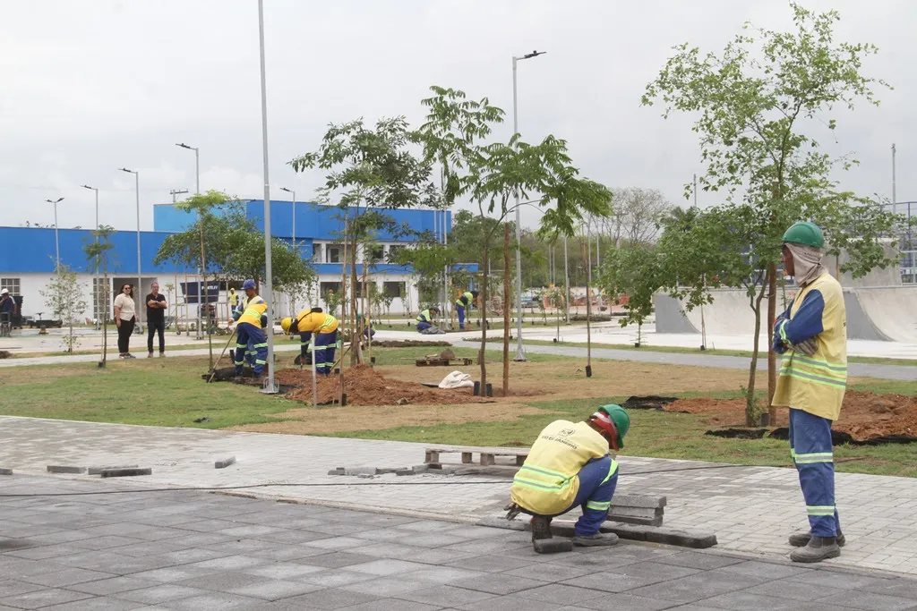 No momento, está sendo feito o trabalho de paisagismo