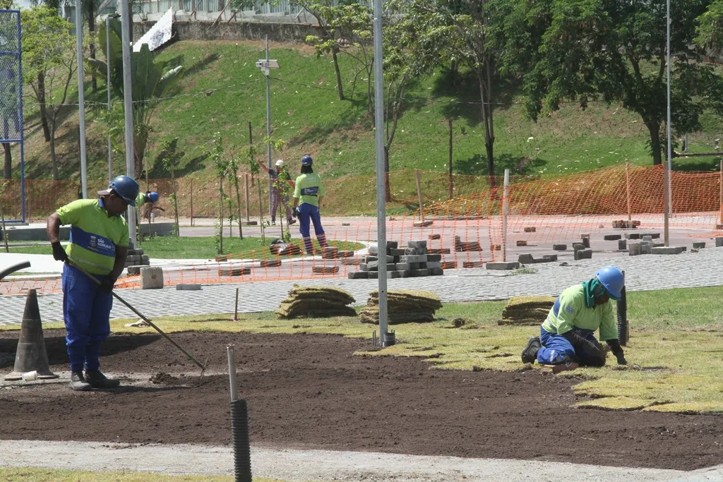 O paisagismo também está avançando em parceria com a Secretaria de Conservação da Prefeitura