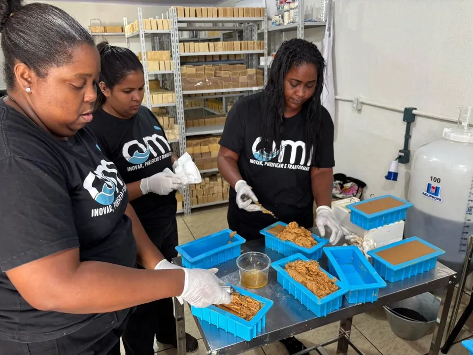 O sabão ecológico Omì produzido a partir do óleo usado de cozinha