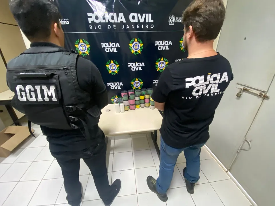 A informação levou os agentes até um estabelecimento no bairro do Sapê, onde ele foi preso em flagrante