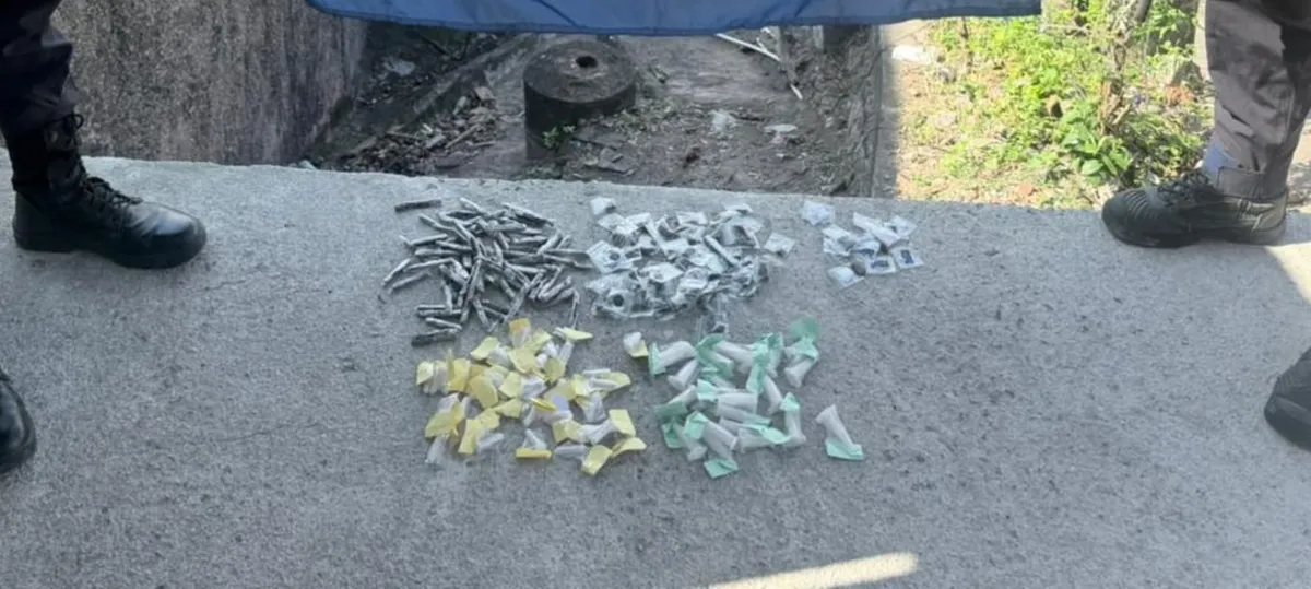 Drogas foram levadas para a delegacia do Centro de Niterói
