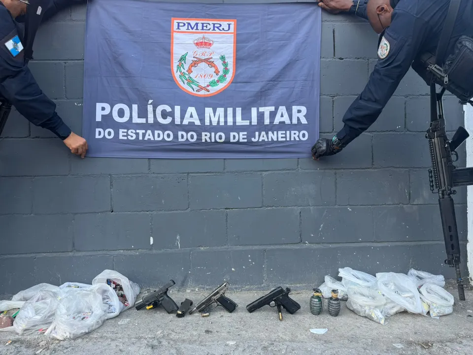 O material recolhido e os suspeitos foram encaminhados para a delegacia da área