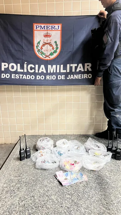Apreensão na comunidade da Brasília, no bairro Engenhoca