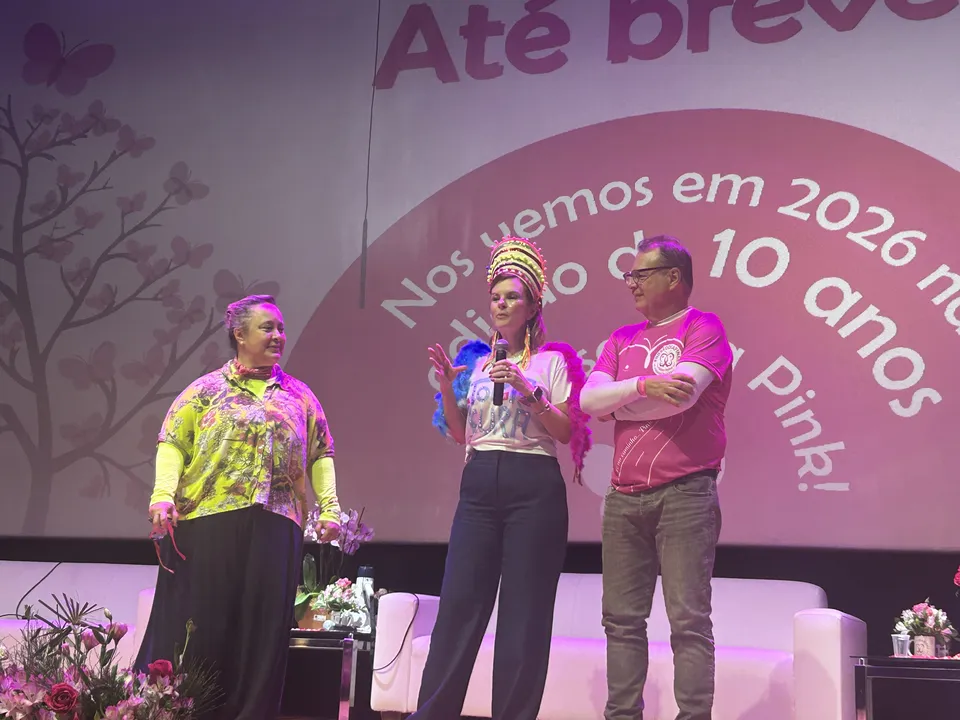 Nosso Dia Pink reuniu 500 pessoas, lembrou Preta Gil e fez o ritual do sino