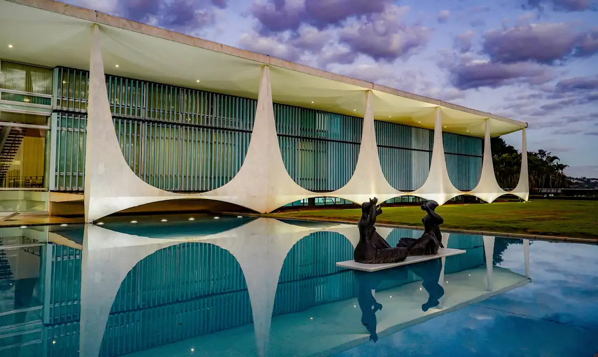 A PF informou que foi acionada pela Presidência da República, e os cofres foram abertos no dia 25 de junho deste ano