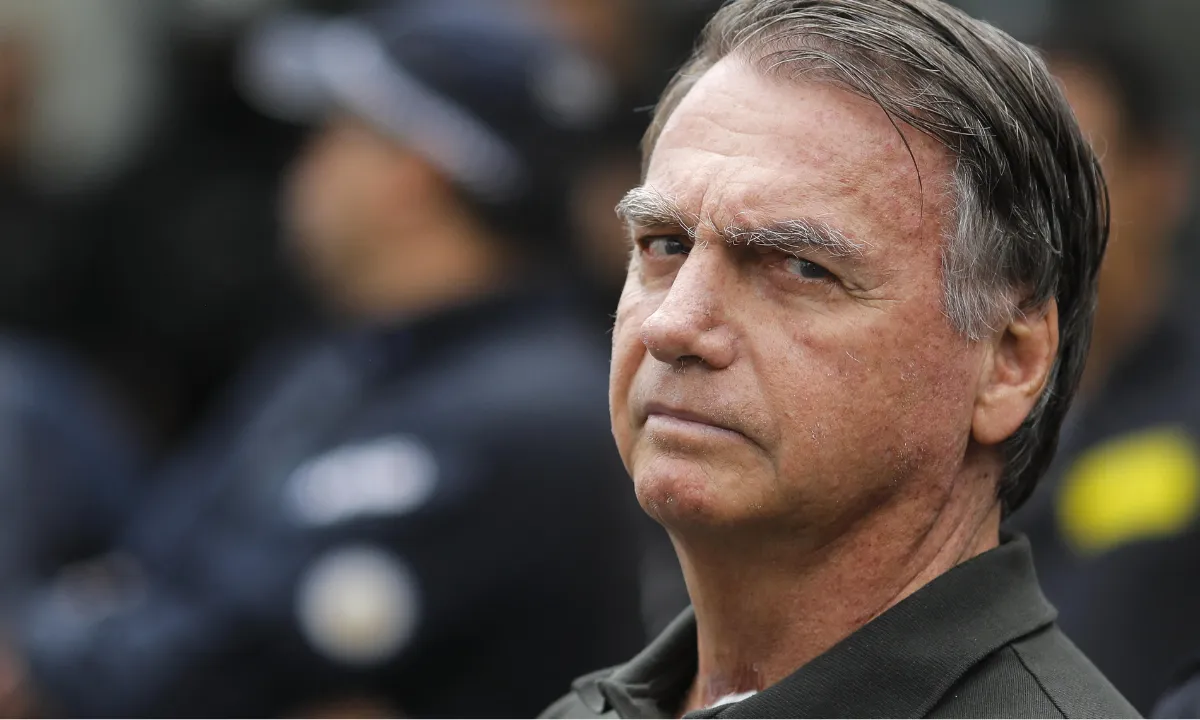 Ex-presidente cumpre prisão domiciliar