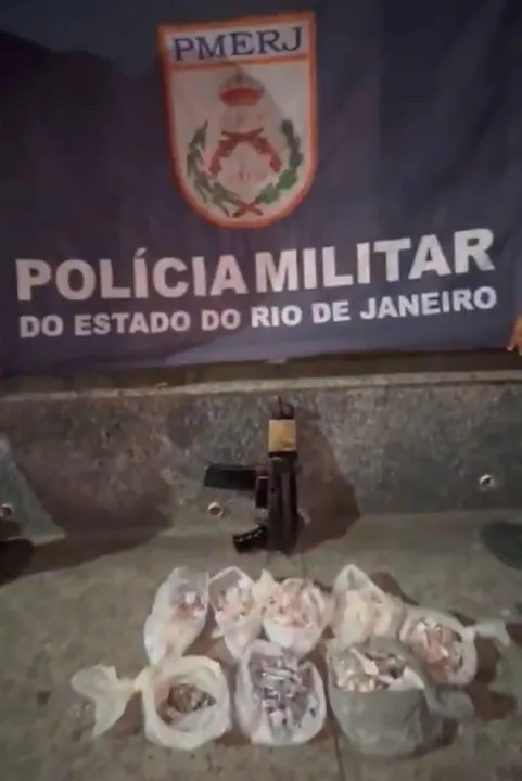 Material foi localizado durante operação para retirada de barricadas
