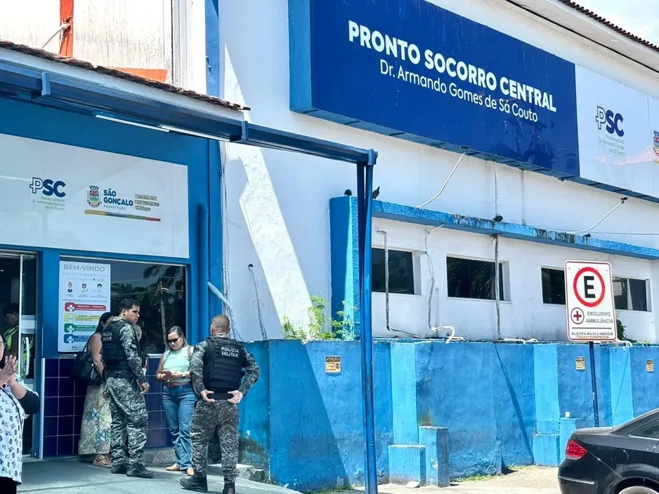 O policial passou por cirurgia no Pronto Socorro Central de São Gonçalo