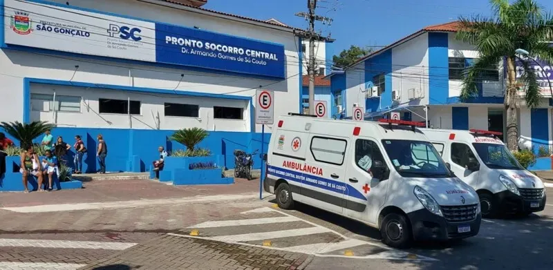 O agente foi socorrido para o Pronto Socorro, no Zé Garoto