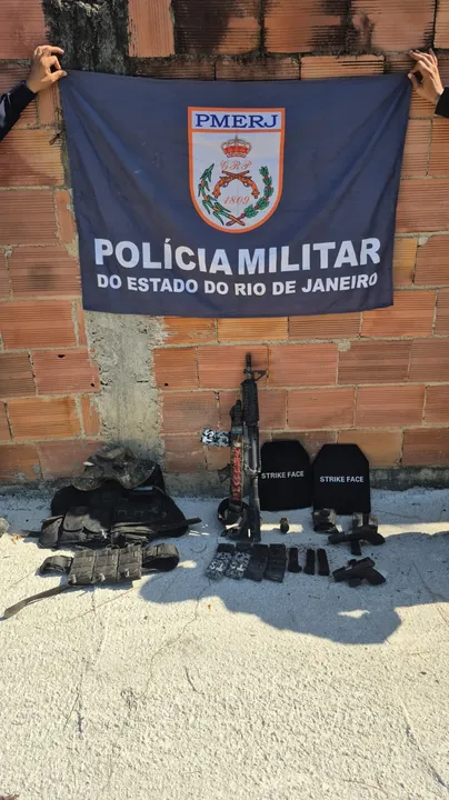 Equipe do 7ºBPM estava realizando uma operação de retirada de barricadas na RJ-104