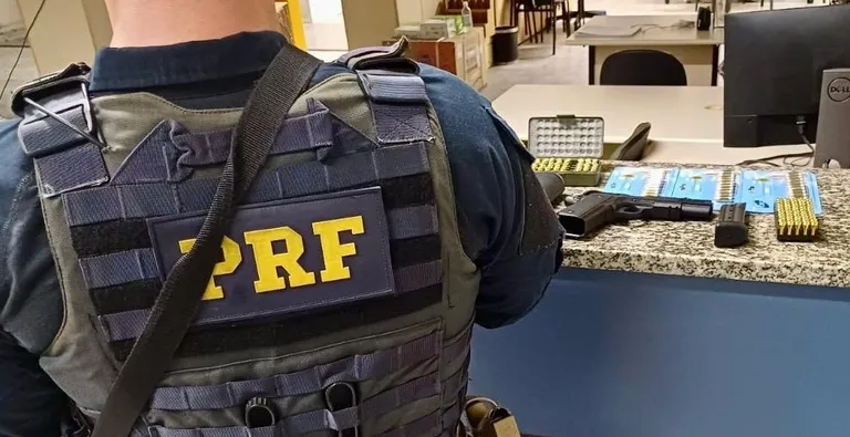 O condutor foi detido e se recusou a realizar o teste do etilômetro