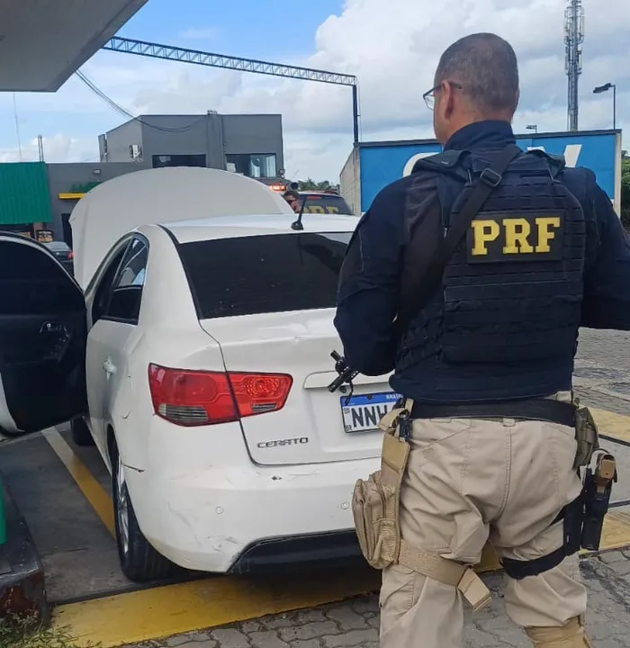 O motorista foi detido por suspeita de receptação