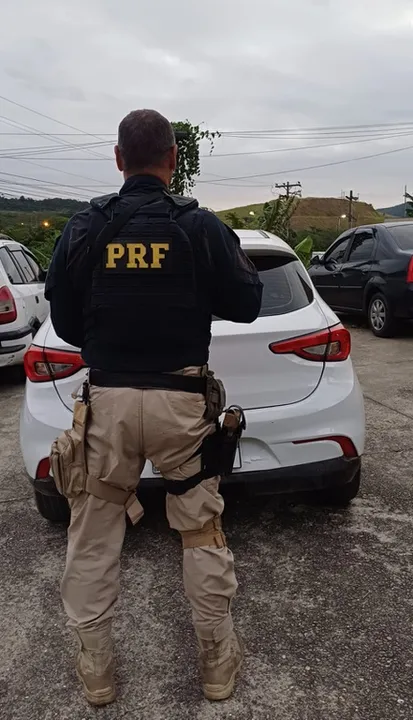 Equipe fazia fiscalização na BR-101