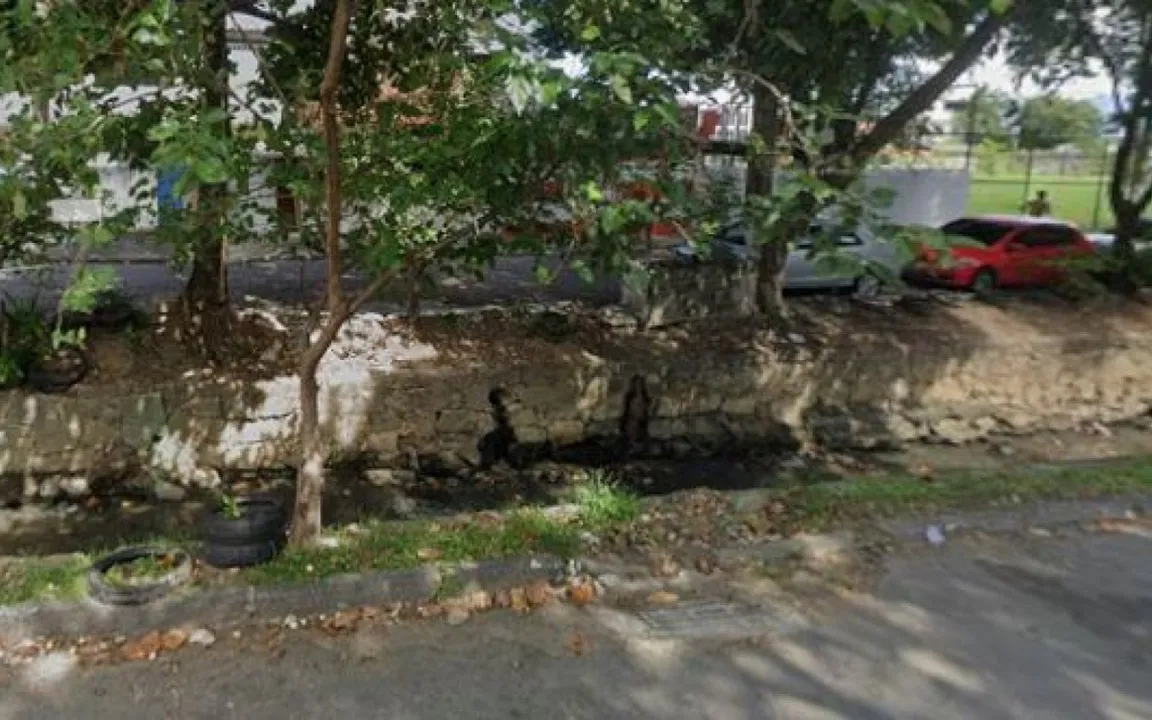 Avenida Frederico Faulhaber, em Realengo