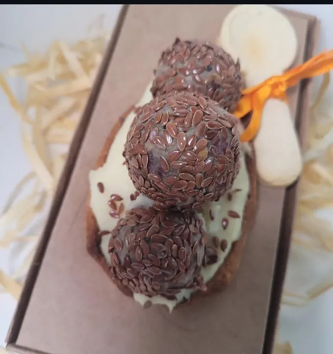 Os produtos são desenvolvidos com ingredientes seguros e adaptados às necessidades nutricionais dos bichinhos