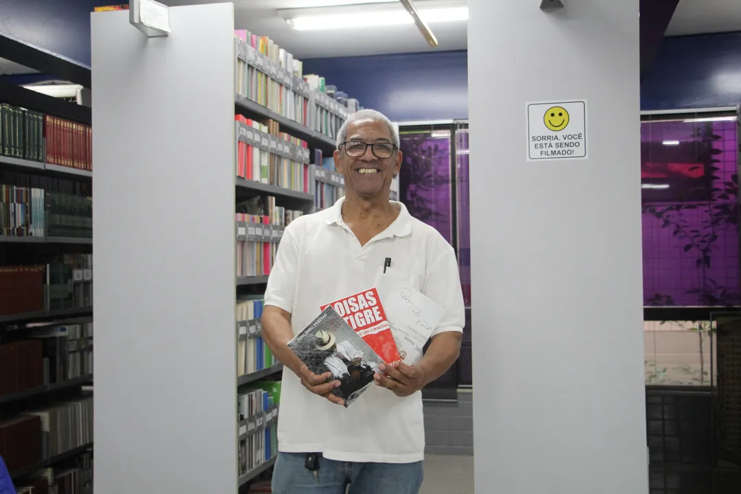 Paulinho Freitas tem um novo lançamento do novo livro de Paulinho é a partir do próximo dia 22, na Feira Literária Via Palavra, a ser realizada na Uerj de São Gonçalo