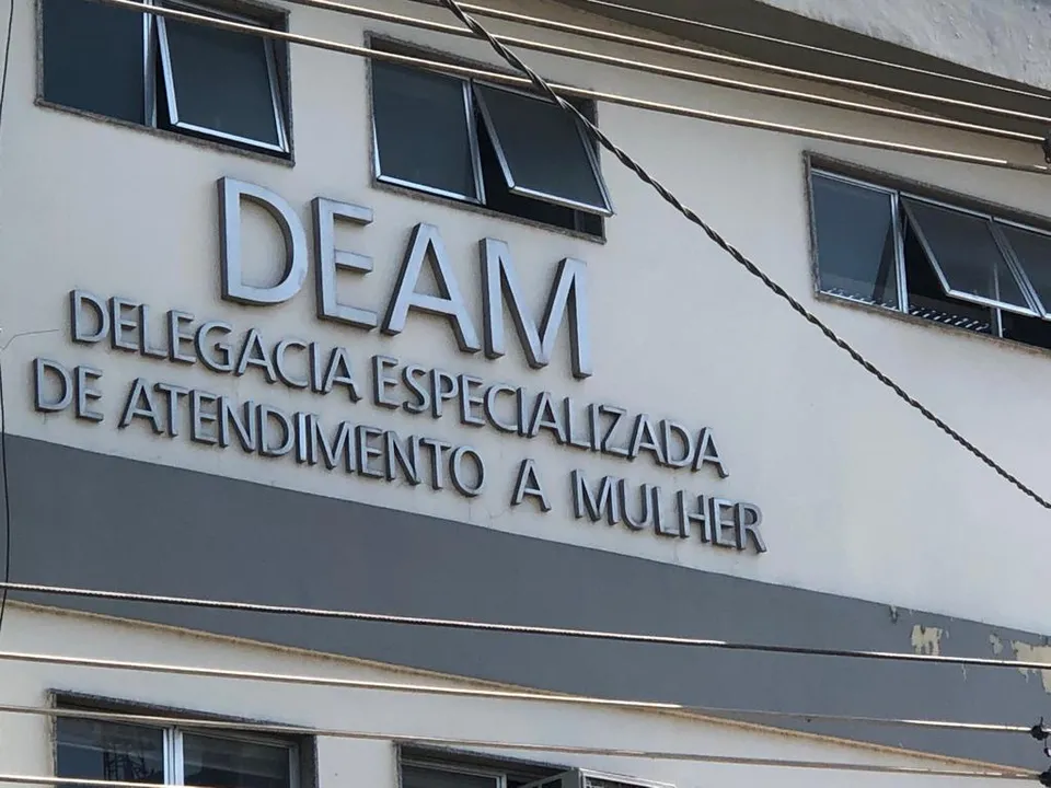 As investigações da Deam apontaram que ele mantinha uma rotina discreta e evitava circular fora da área onde morava