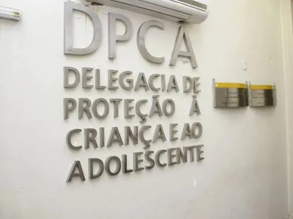 As investigações começaram a partir de denúncia recebida pela  Delegacia de Proteção à Criança e ao Adolescente de Niterói