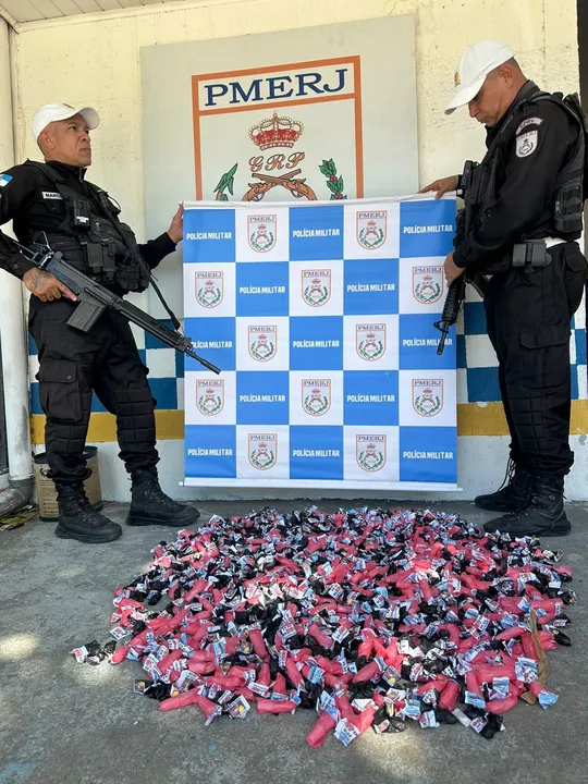 Todo o material apreendido ficou à disposição da autoridade policial para as medidas legais cabíveis