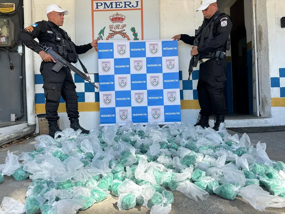 Ao todo, foram apreendidos 18 mil pinos de cocaína, somando aproximadamente 30,840 quilos da droga