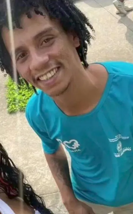 Familiares usaram as redes sociais para prestar homenagens e expressar indignação com o crime