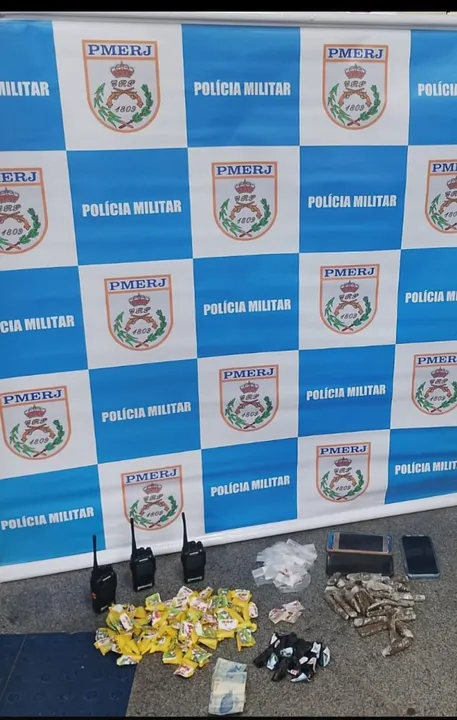 Material apreendido pelos PMs