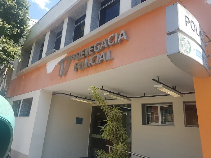 A ocorrência foi registrada na 17ª Delegacia de Polícia (São Cristóvão)