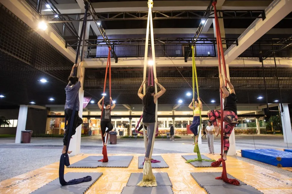 As aulas são presenciais e ocorrem na Barra Olímpica