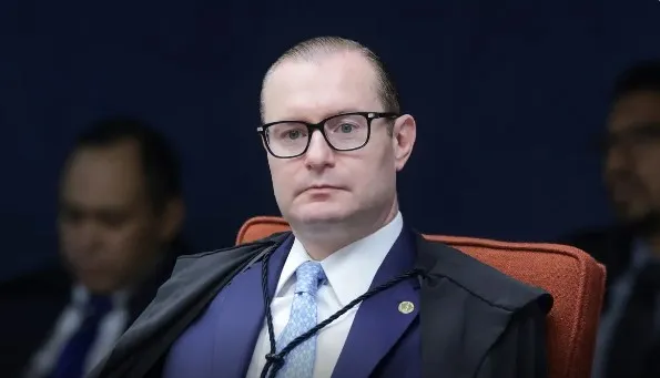 STF forma maioria para manter condenação de Bolsonaro