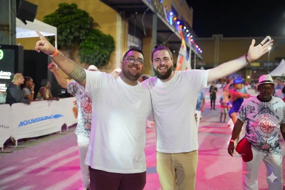 A dupla chega ao Porto da Pedra para iniciar um novo capítulo