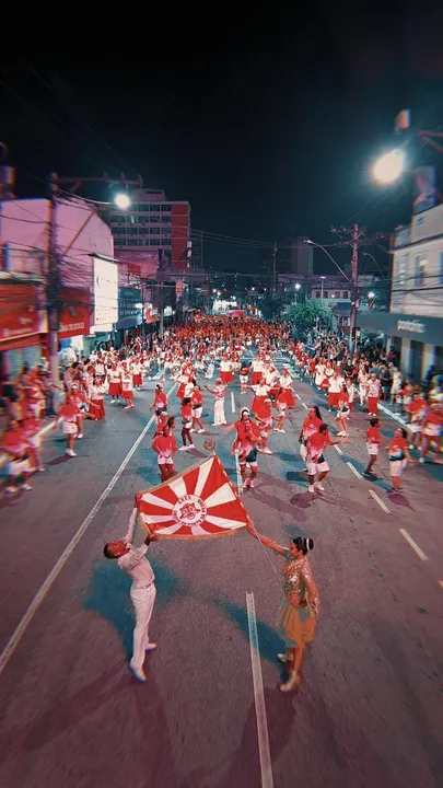 Ritmistas, passistas, baianas, segmentos e a bateria prometem transformar o centro da cidade em um grande palco de celebração do samba