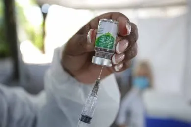 As vacinas estão disponíveis nas Policlínicas, Unidades Básicas de Saúde (UBS) e Módulos do Programa Médico de Família, de segunda a sexta-feira, das 8h às 17h