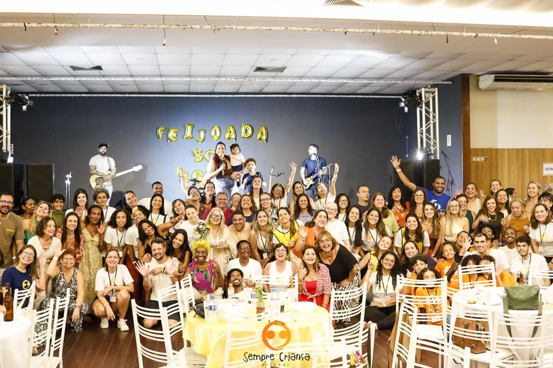 O Sempre Criança é uma organização social que atua desde 2002, em Niterói, promovendo ações de voluntariado e a cultura da doação