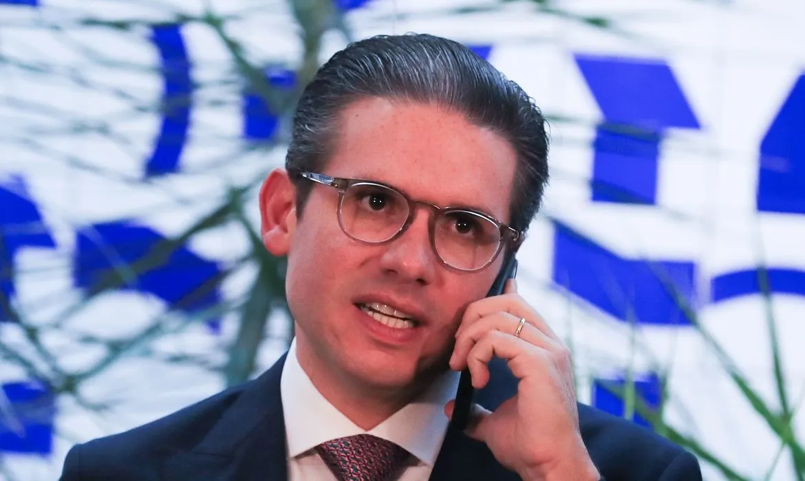 Presidente da Câmara, Hugo Motta, encaminhou a proposta a CCJ