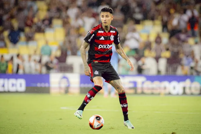 Erick Pulgar esteve fora dos últimos jogos do Flamengo