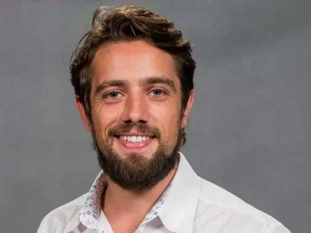 Rafael Cardoso ficou conhecido por fazer personagens marcantes em novelas como: "A Vida da Gente" (2011), "Além do Tempo" (2015) e "O Outro Lado do Paraíso" (2017)