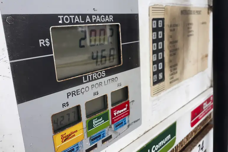 Postos de combustíveis