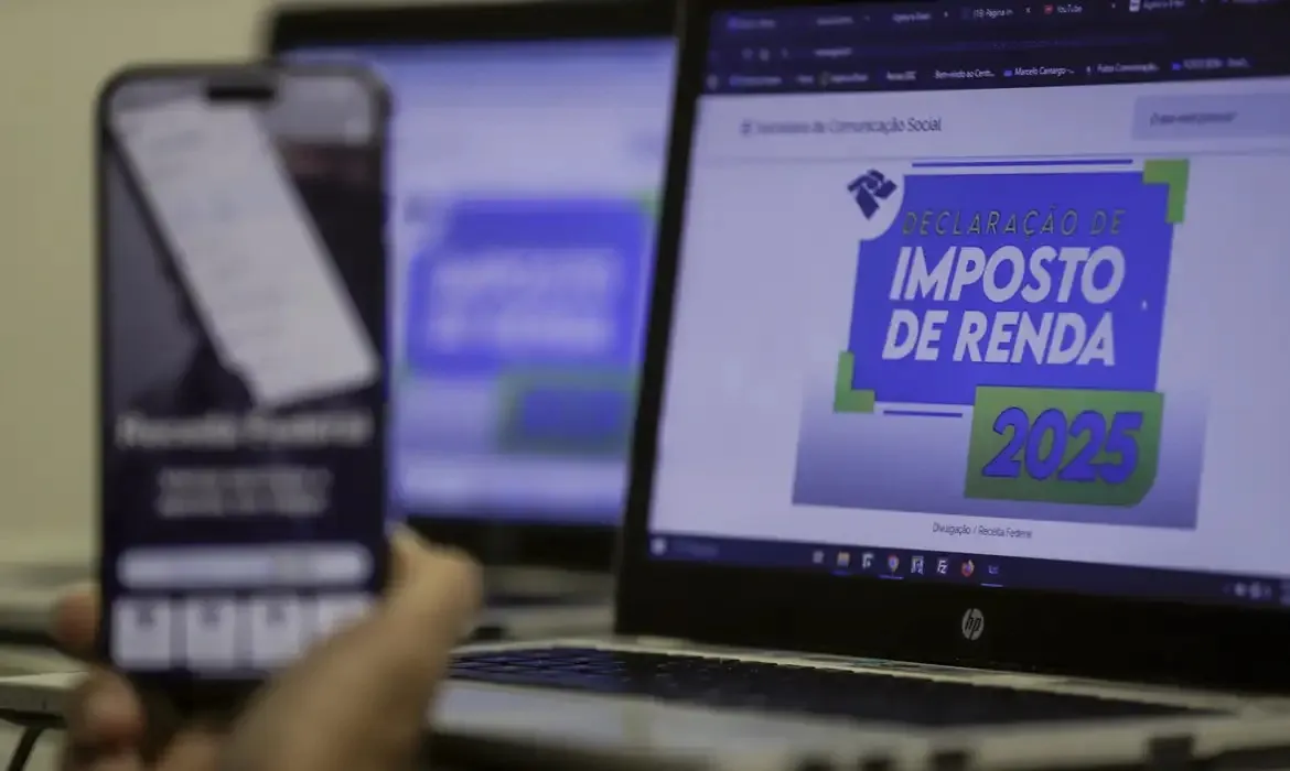 O pagamento será feito em 31 de outubro, na conta ou na chave Pix do tipo CPF informada na declaração do Imposto de Renda