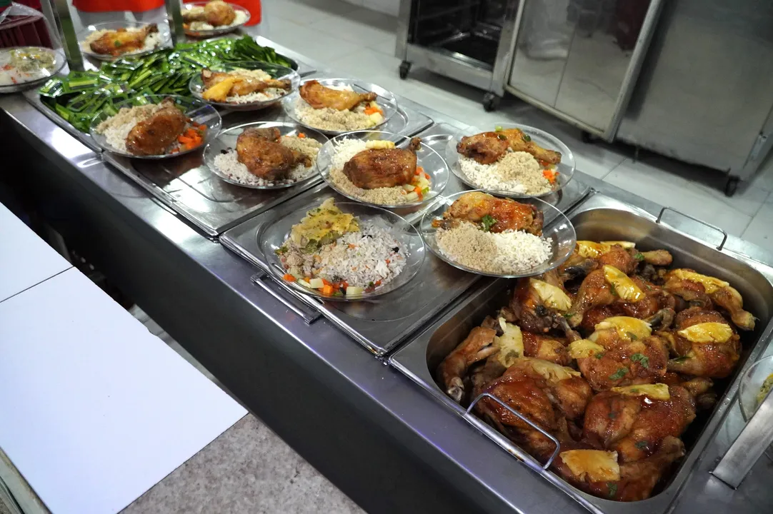 O local, que fica em Alcântara, oferece refeições a preços simbólicos, sendo o café da manhã R$0,50 e almoço R$1