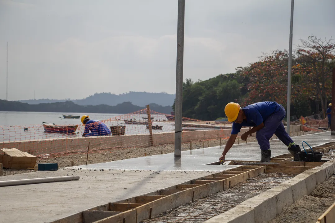 Revitalização da Orla da Praia das Pedrinhas entra na reta final e deve ser concluída até dezembro