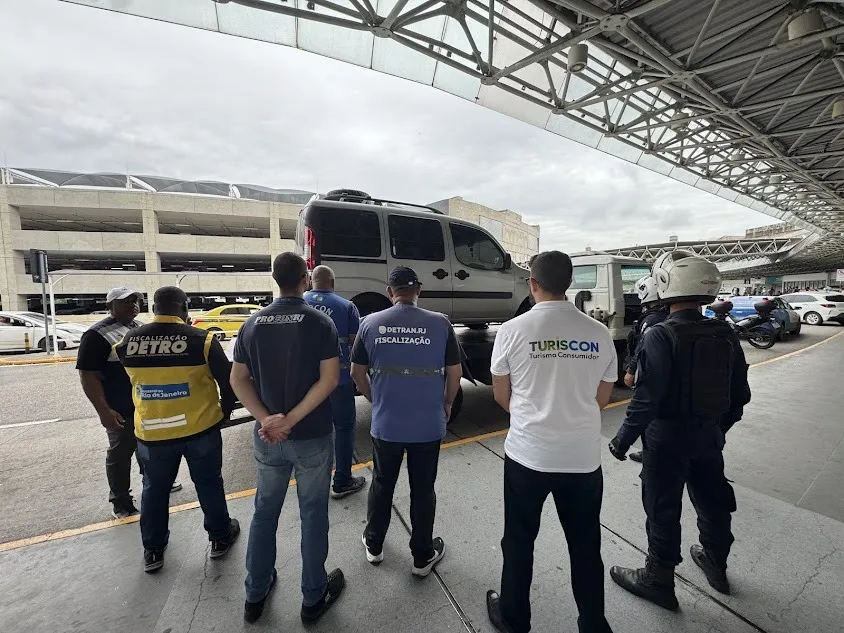 A ação foi coordenada pela Secretaria de Estado de Defesa do Consumidor (SEDCON) e pelo Procon-RJ, em parceria com o DETRO, o DETRAN e a PMERJ