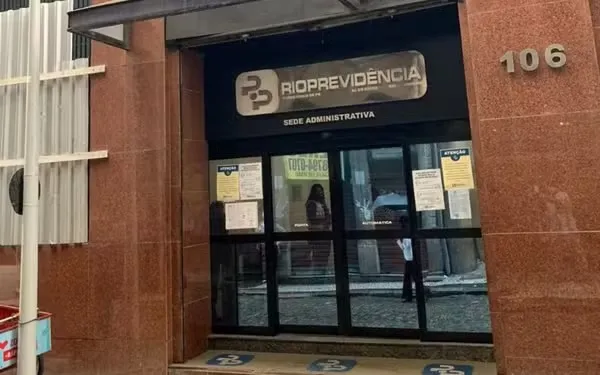 O Rioprevidência é o encarregado de realizar os pagamentos de aposentadorias e pensões