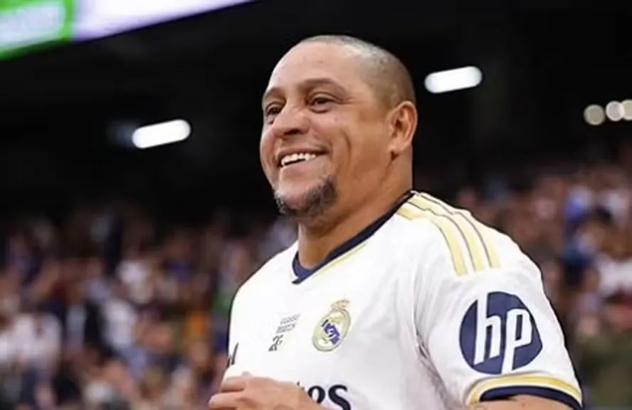 Roberto Carlos teve complicações após uma cirurgia no coração mas está fora de perigo